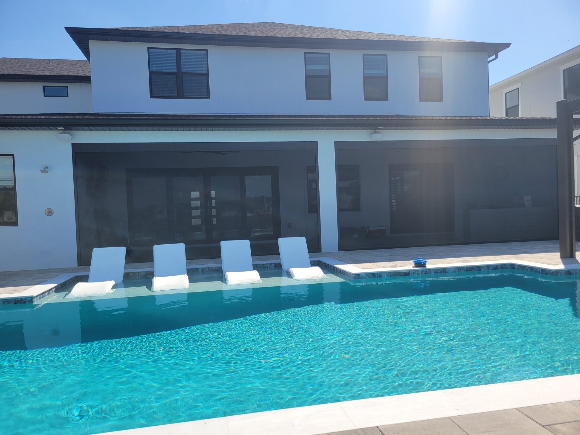 Outdoor living installation